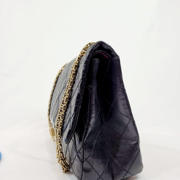 Chanel 2.55 Reissue Double Flap Shoulder Bag - Picture 2 of 7